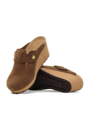 Women's Fanny Wedge In Dark Tea