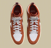 Unisex - Sb React Leo Skate Shoes In Dark Russet/white/dark Pony/dark Russet