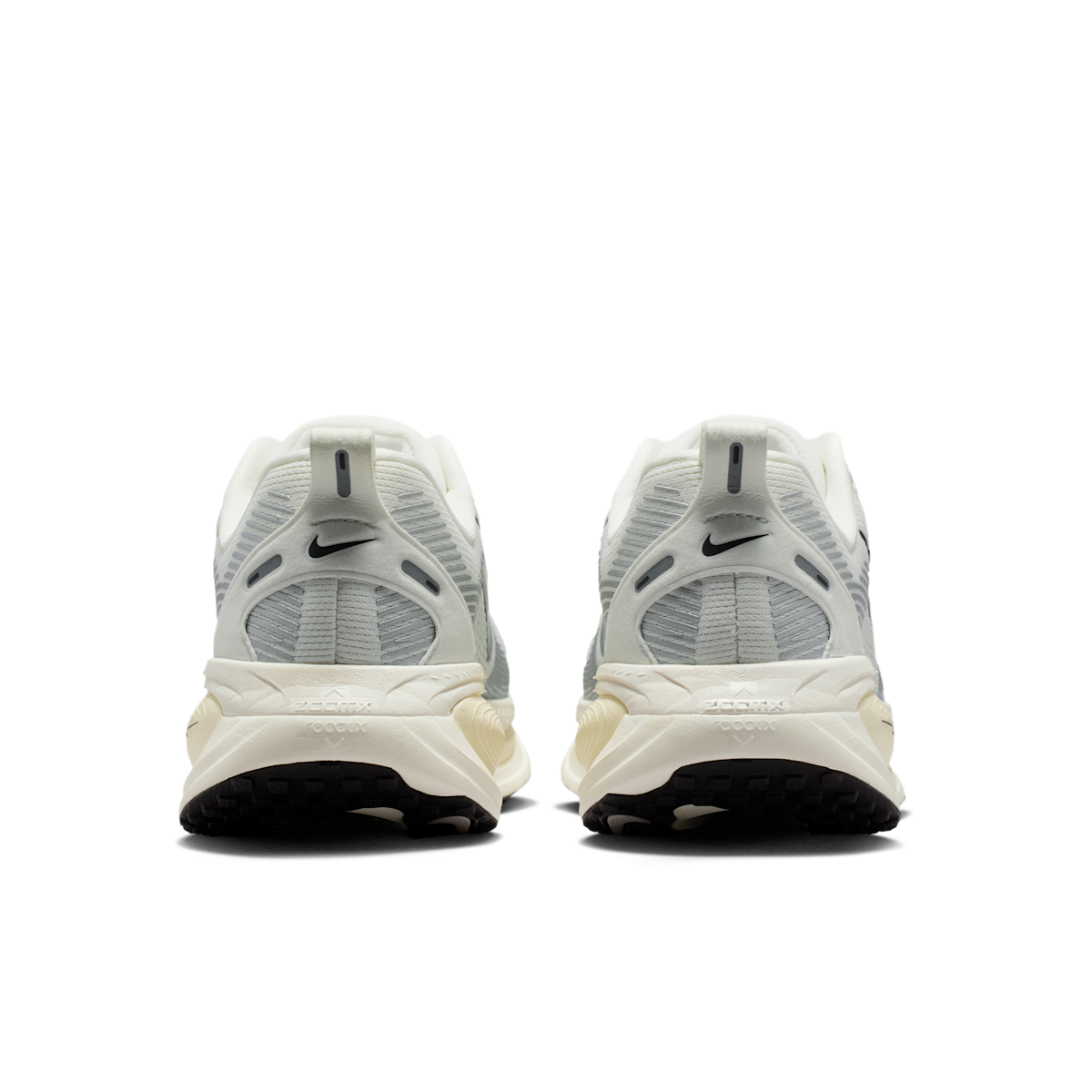 Women's Vomero 18 Road Running Shoes (Extra Wide)