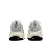 Women's Vomero 18 Road Running Shoes (Extra Wide)