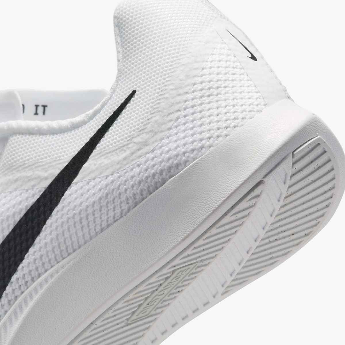 Unisex Zoom Rival Distance (100- White/black-metallic Silver)