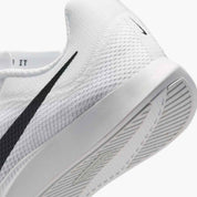 Unisex Zoom Rival Distance (100- White/black-metallic Silver)