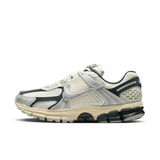 Women's Zoom Vomero 5 Shoes with Reflective Accents