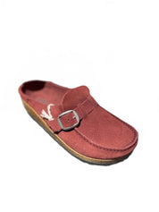 Unisex Buckley Suede Embossed Narrow Clogs In Zinfandel