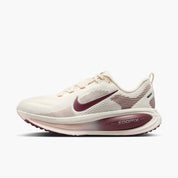 Women's Vomero 18 Road Running Shoes In Pale Ivory/red Sepia/silt Red/dark Team Red