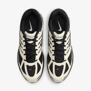 Men's Pegasus 2005 Sneaker In Pale Ivory/coconut Milk/black/metallic Silver