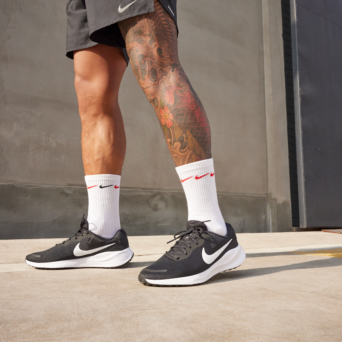 Men's Revolution 7 Road Running Shoes