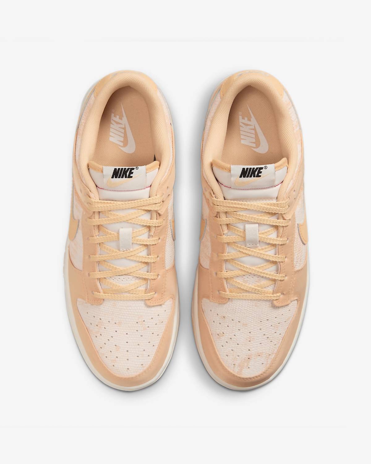 Women's Dunk Low In Orewood Sesame