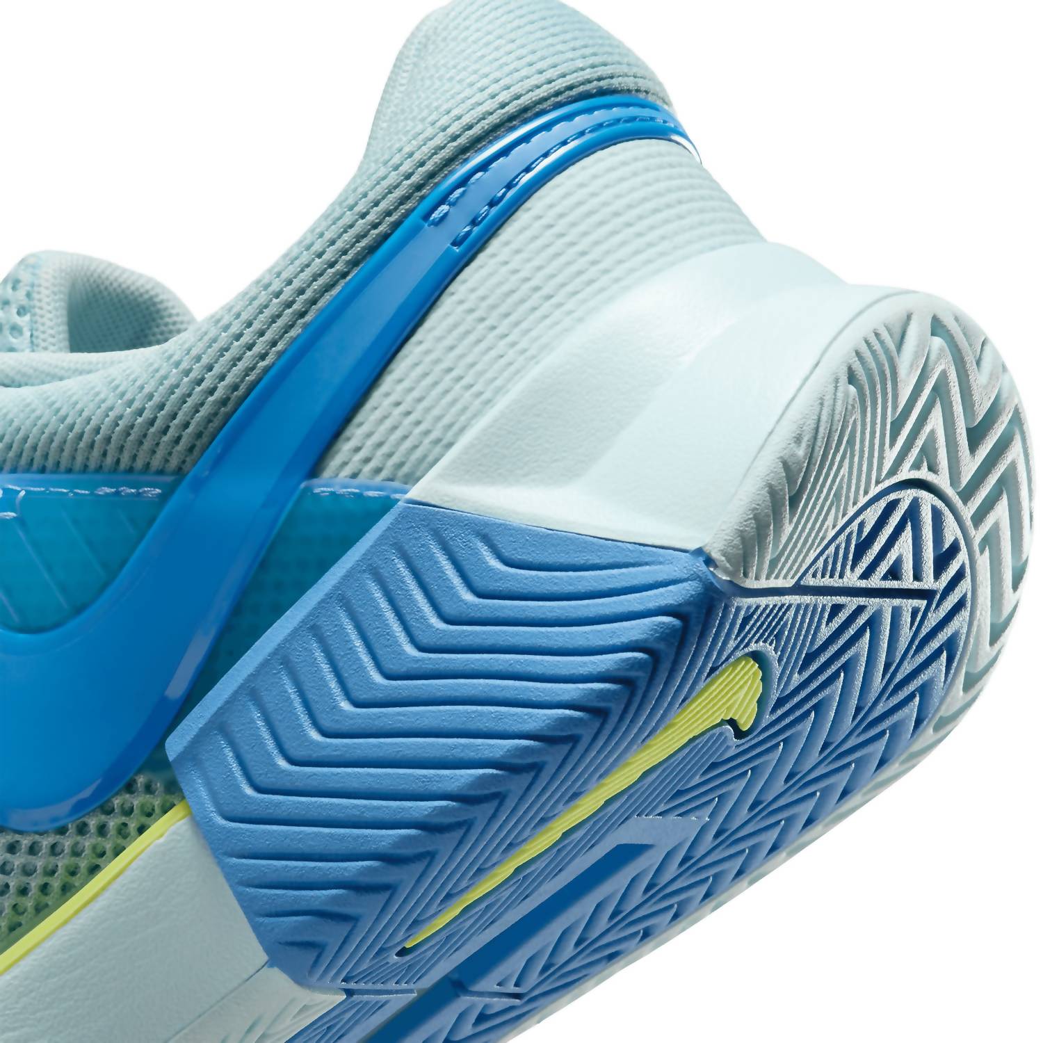 Women's Zoom Gp Challenge 1 Hard Court Tennis Shoe In Glacier Blue/star Blue