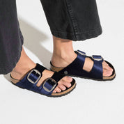 Unisex Arizona Big Buckle Velvet Sandal (Narrow) in Midnight