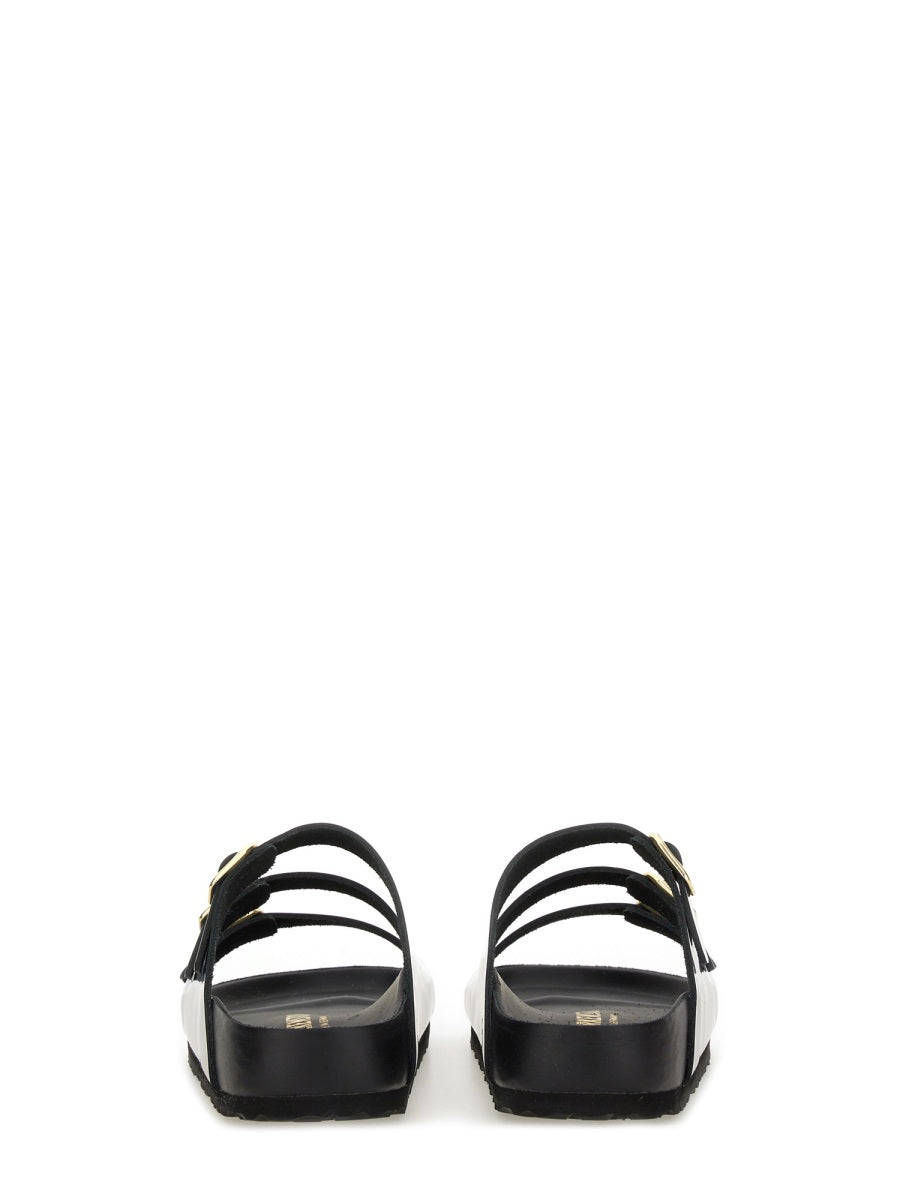 Sleek Narrow Fit Sandalo with Adjustable Straps