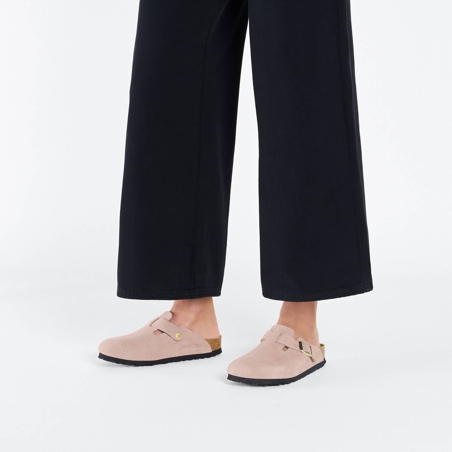 Women's Boston Suede Clog In Light Rose