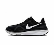 Women's Structure 25 Running Shoes In Black/white/dark Smoke Grey