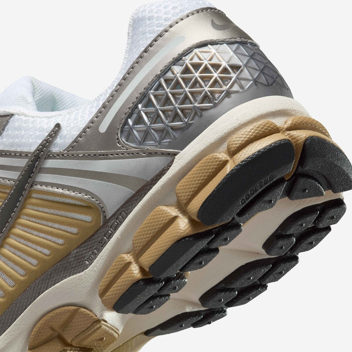 Nike Zoom Vomero 5 Men's Sneakers