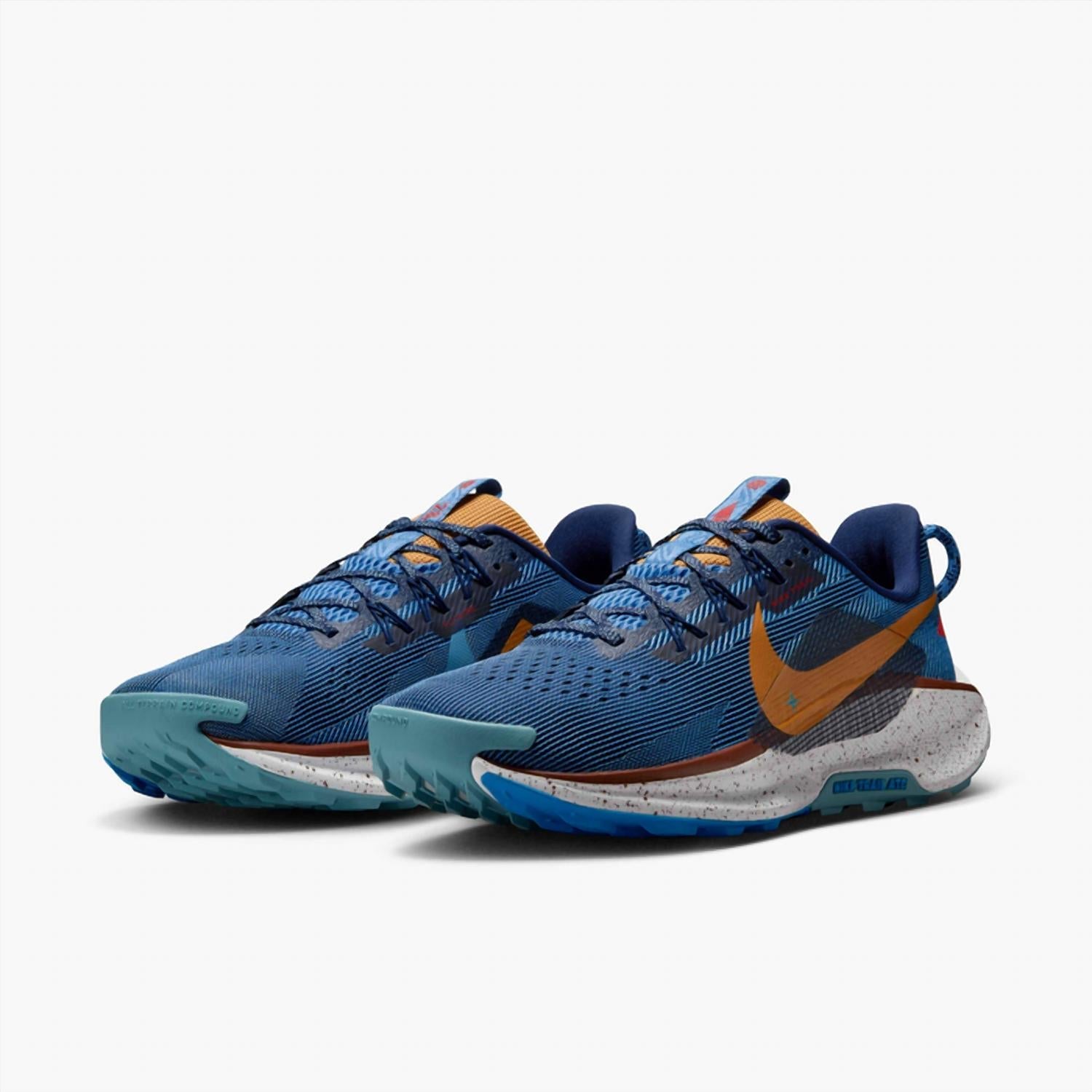 Men's Pegasus Trail 5 Shoes In Blue Void