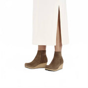 Women's Ebba Boots In Dark Tea