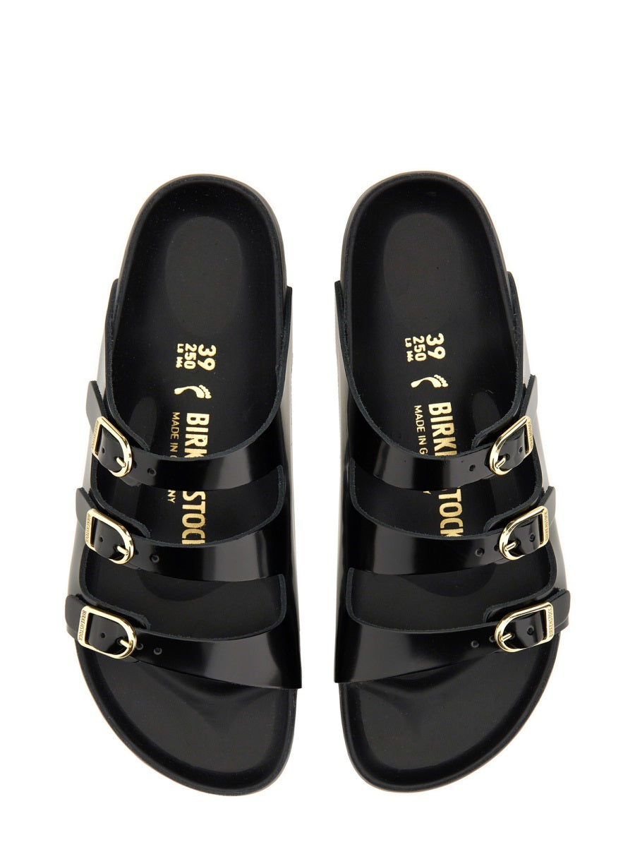 Sleek Narrow Fit Sandalo with Adjustable Straps