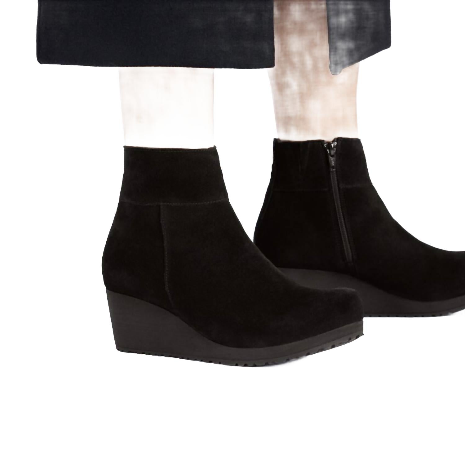 Women's Ebba Suede Ankle Boots In Black