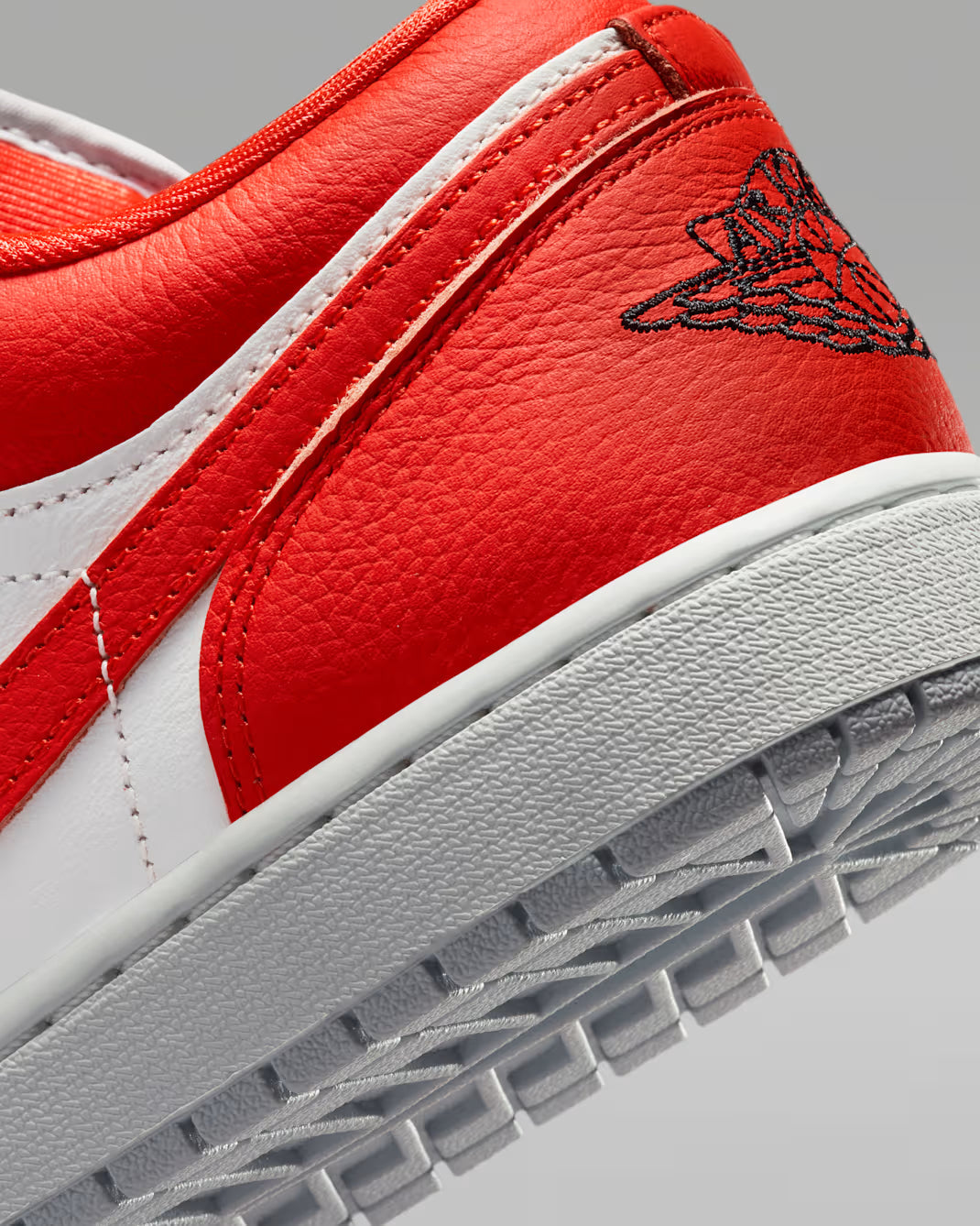 Air Jordan 1 Low SE - Chile Red - Men's Sneakers