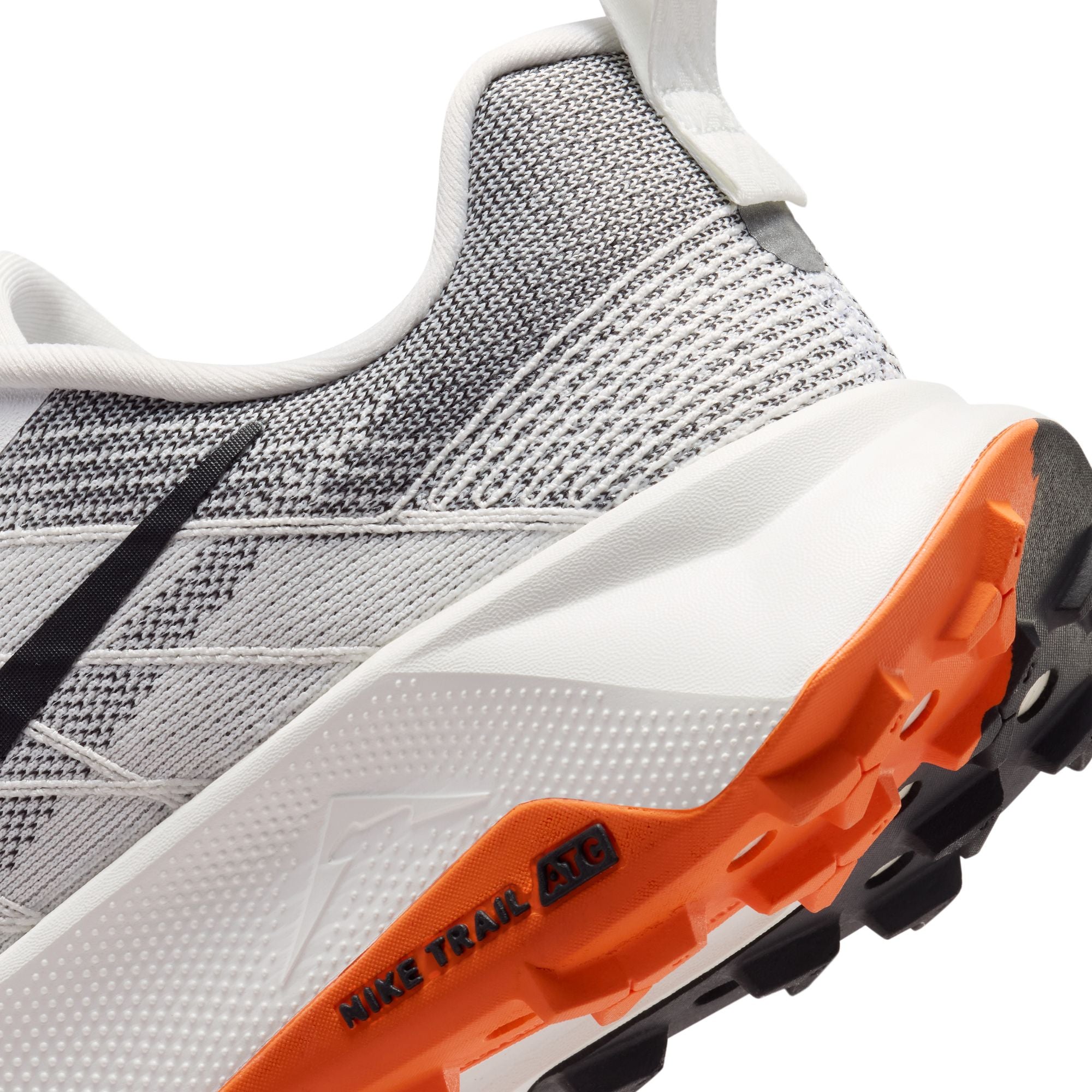 Women’s Wildhorse 10 (103 - Summit White/Black-Saftey Orange-Phantom)