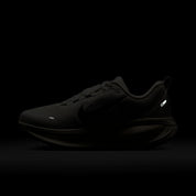 Women's Vomero 18 (101 - Summit White/Black-Coconut Milk)
