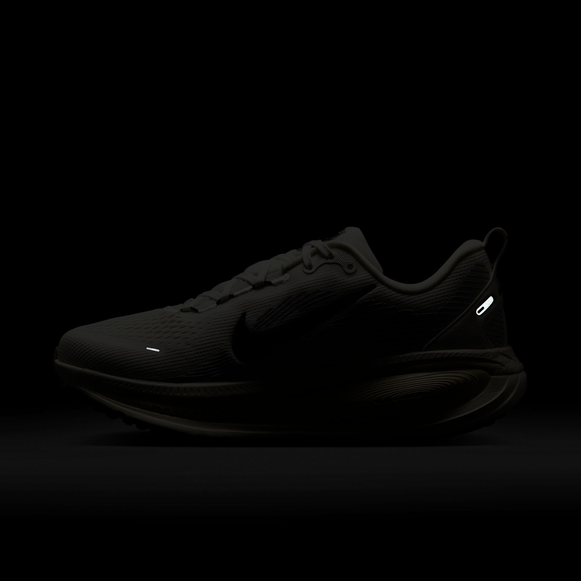 Women's Vomero 18 (101 - Summit White/Black-Coconut Milk)