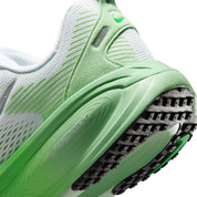 Women's Vomero 18 (117 - White/Metallic Silver-Illusion Green)