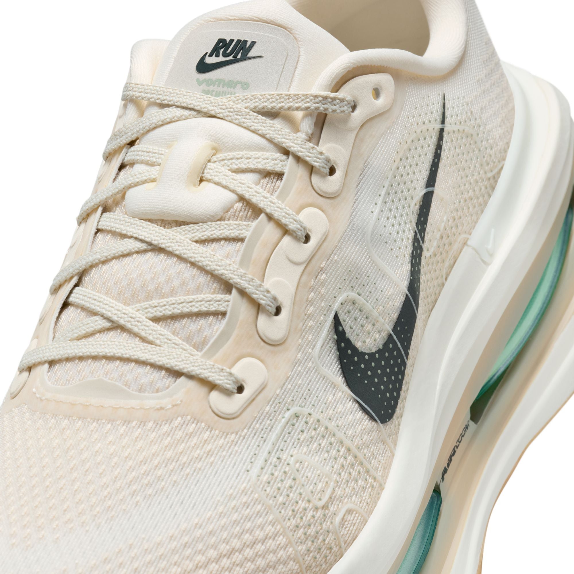 Men's Vomero Premium (106 - Pale Ivory/Black Spruce-Sanddrift)