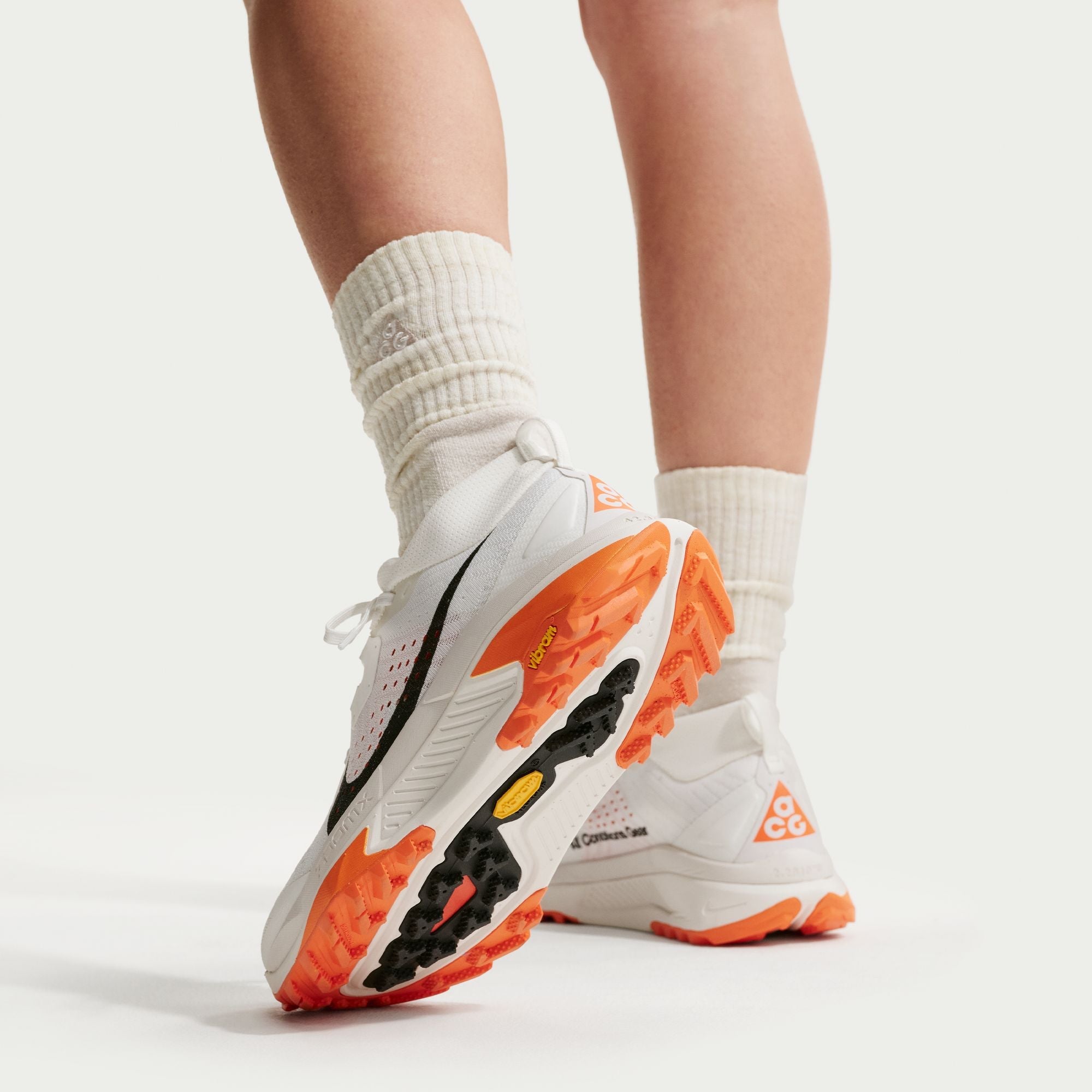 Women’s ACG Zegama Trail (103 - Summit White/Black-Phantom-Saftey Orange)
