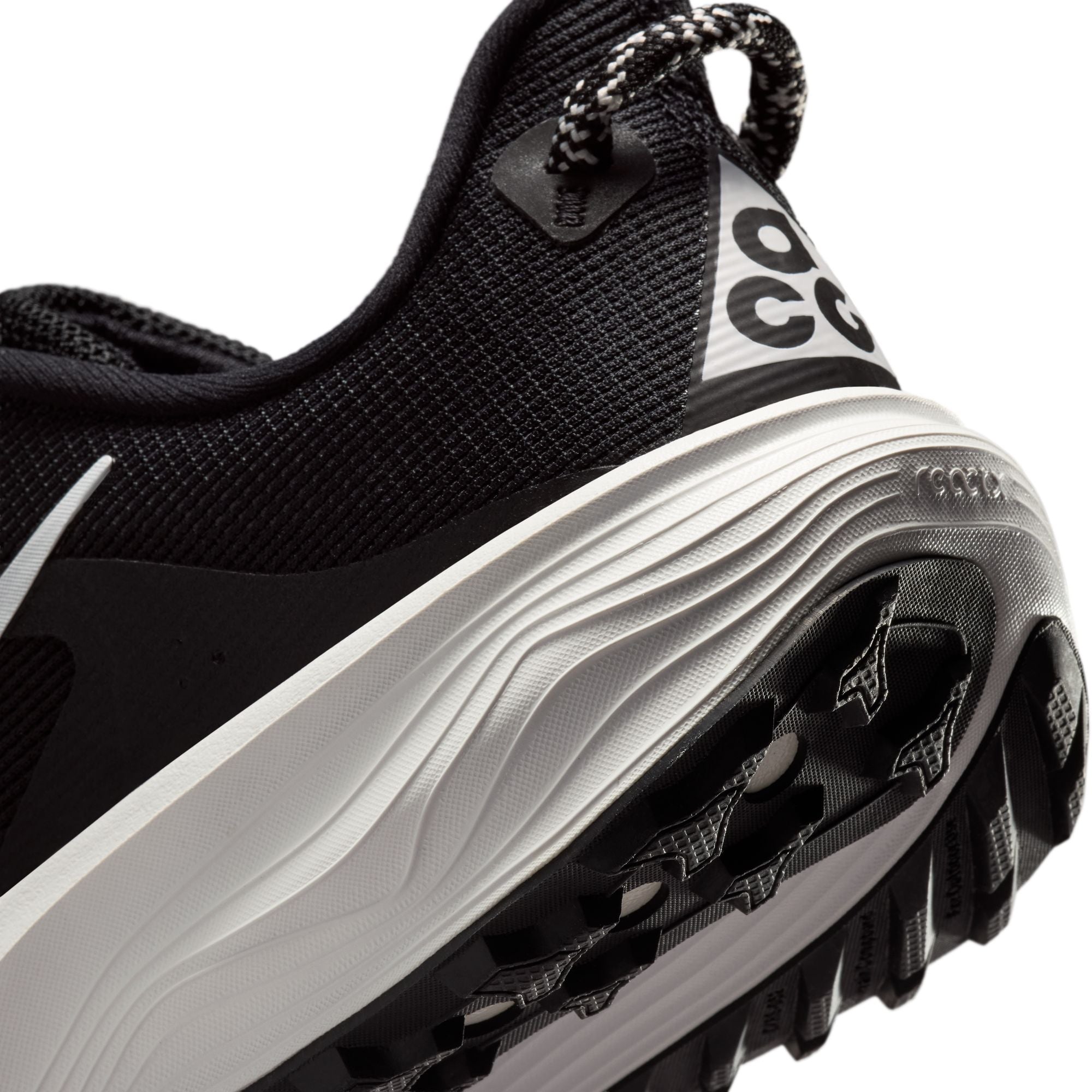 Women’s ACG Pegasus Trail (001 - Black/Summit White-Anthracite)