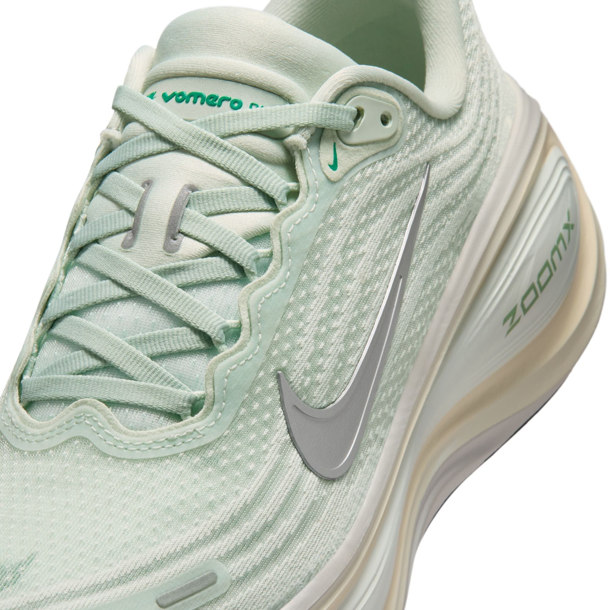 Women's Vomero Plus (004 - Light Silver/Metallic Silver)