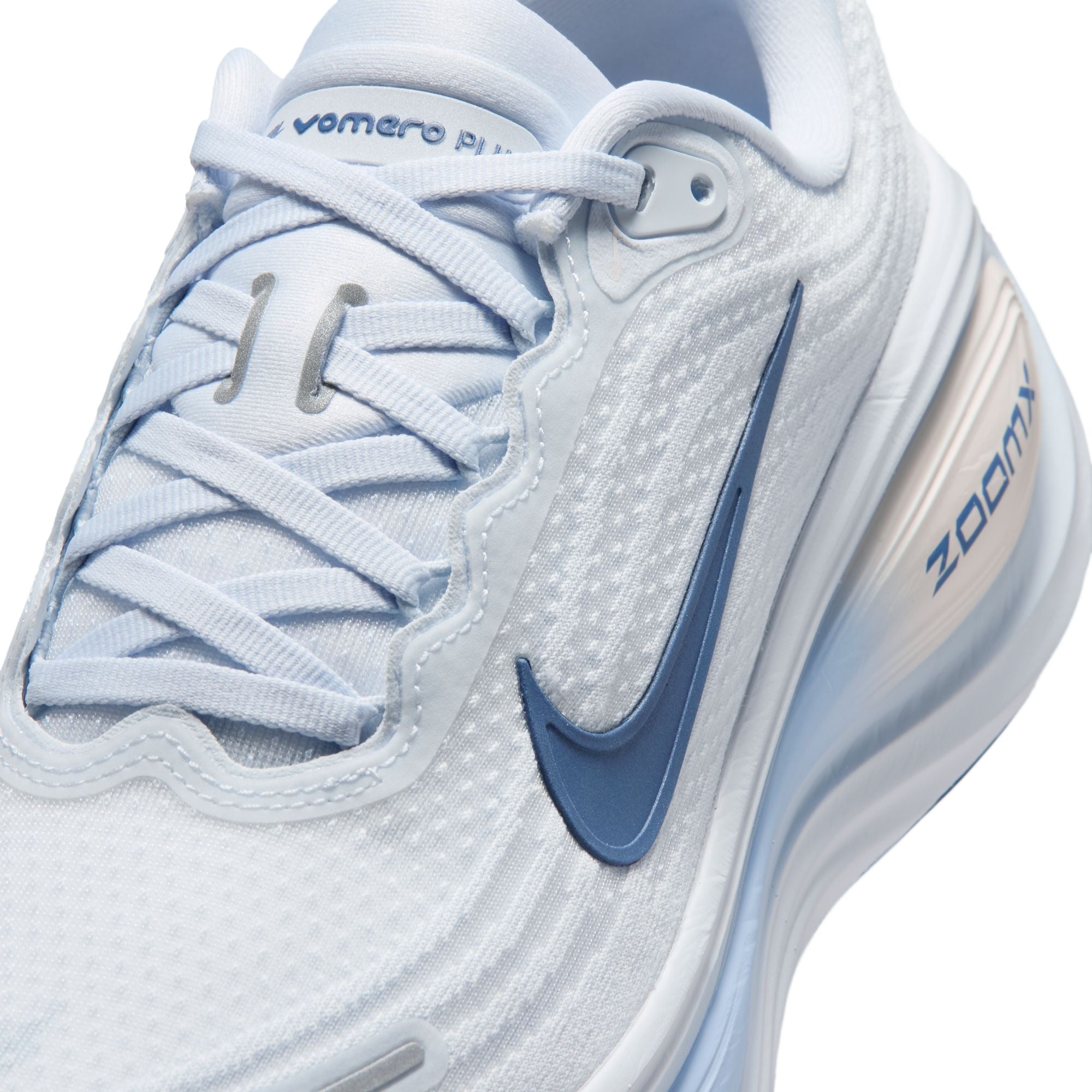 Women's Vomero Plus (108 - White/Mystic Navy-Aluminum-Football Grey)