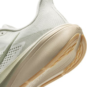 Men's Pegasus 42 (020 - Spruce Aura/Jade Horizon-Pale Ivory)