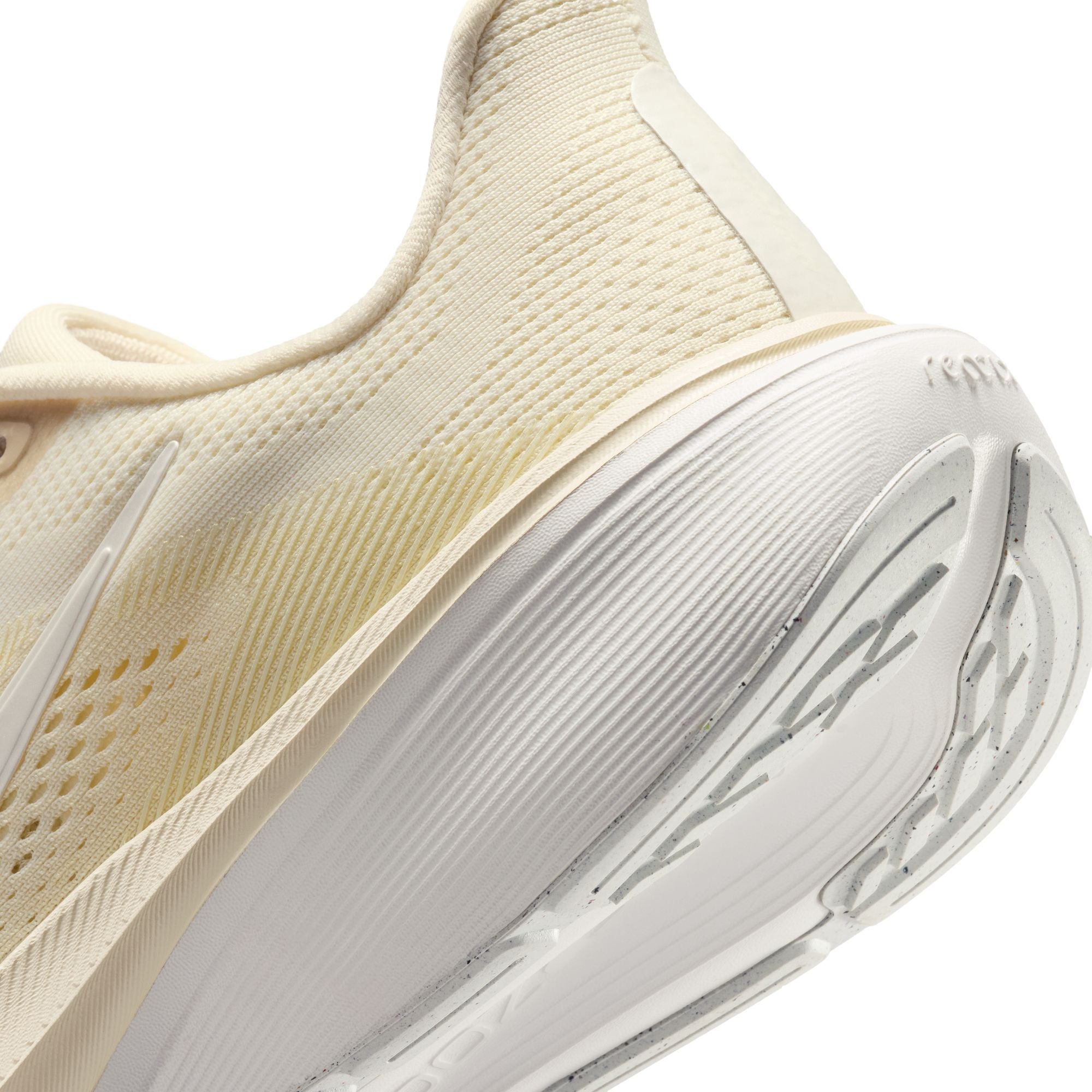 Women's Pegasus 42 (106 - Pale Ivory/Summit White-Coconut Milk)