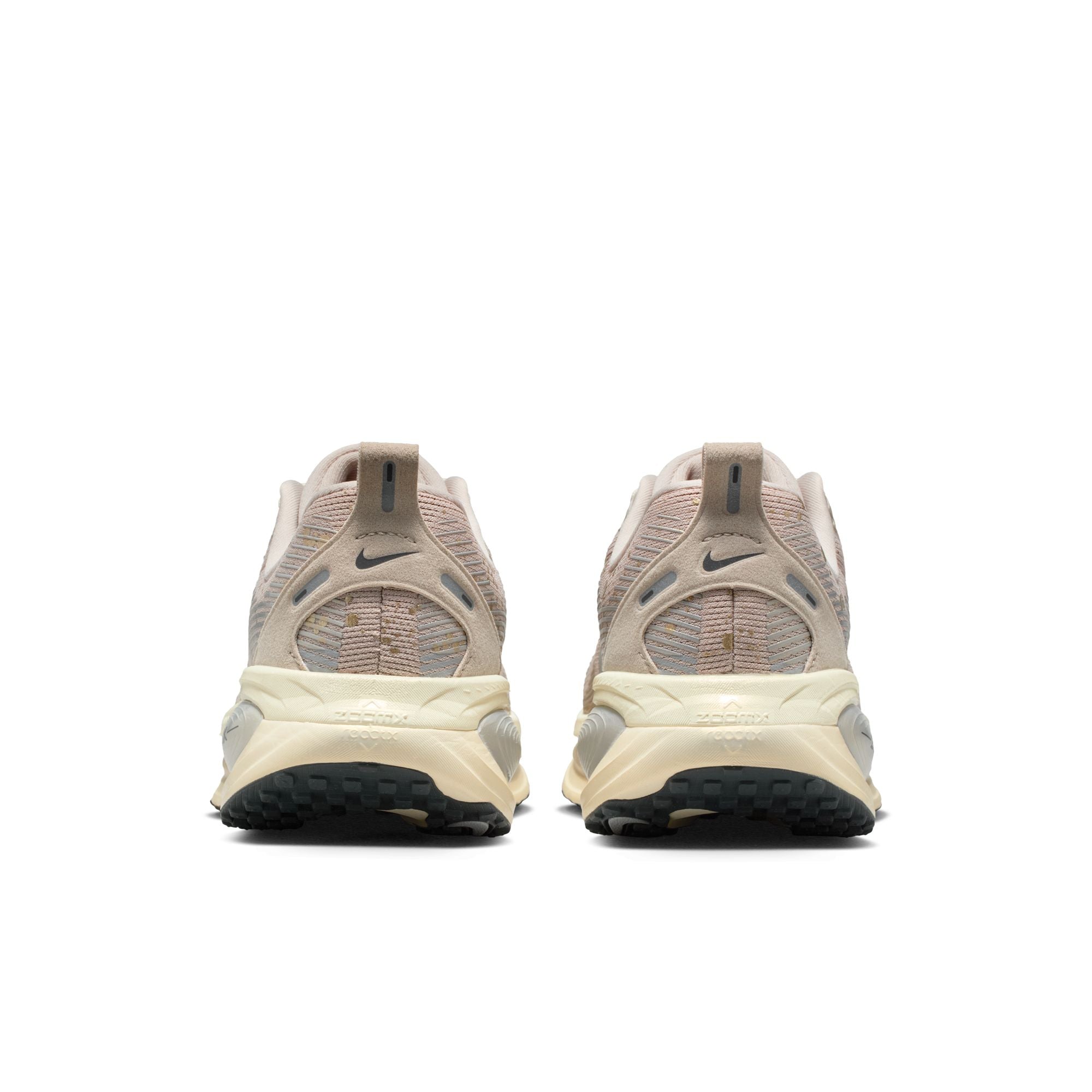 Women’s Vomero 18 SE (200 - Cream II/Mtlc Gold Grain-Coconut Milk)