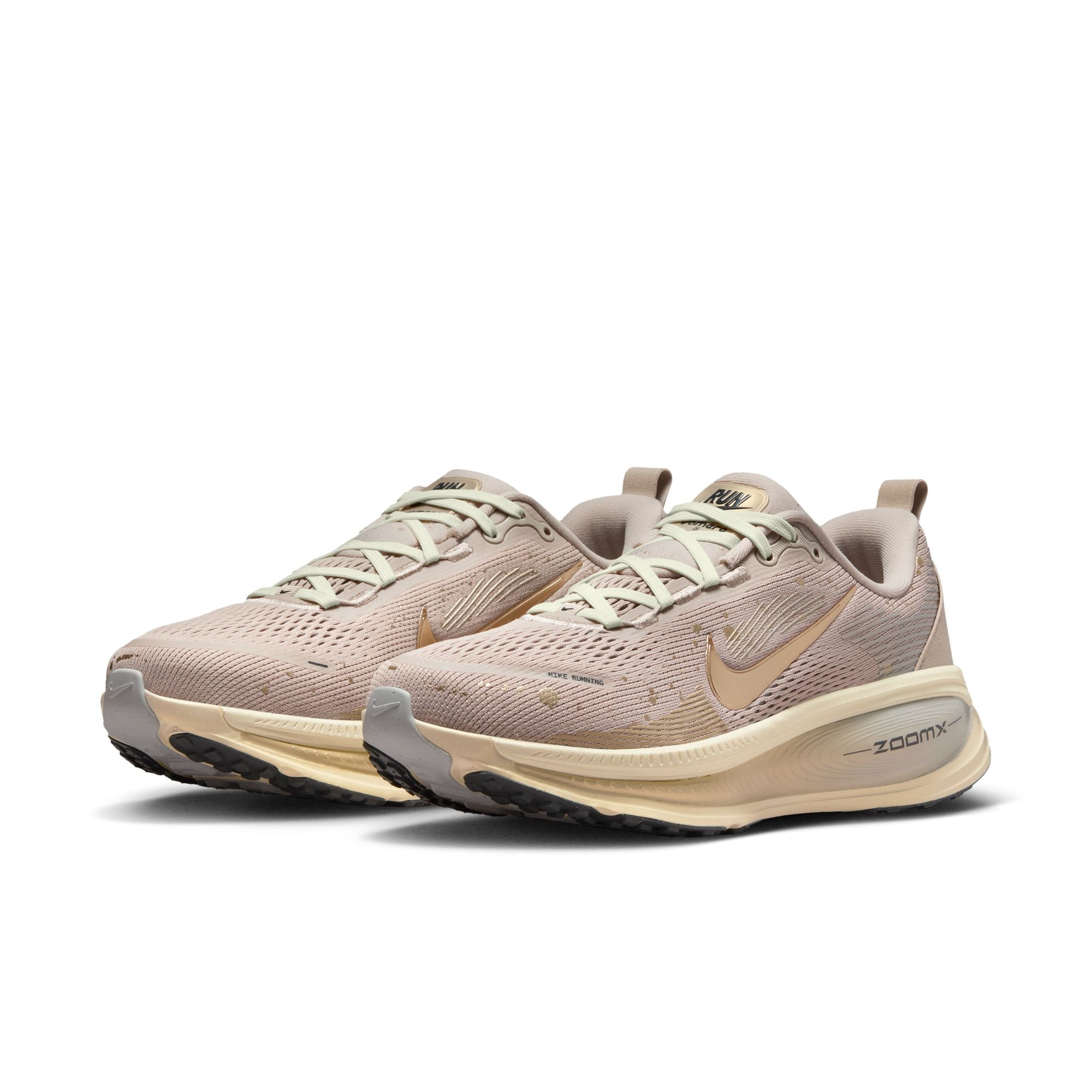 Women’s Vomero 18 SE (200 - Cream II/Mtlc Gold Grain-Coconut Milk)