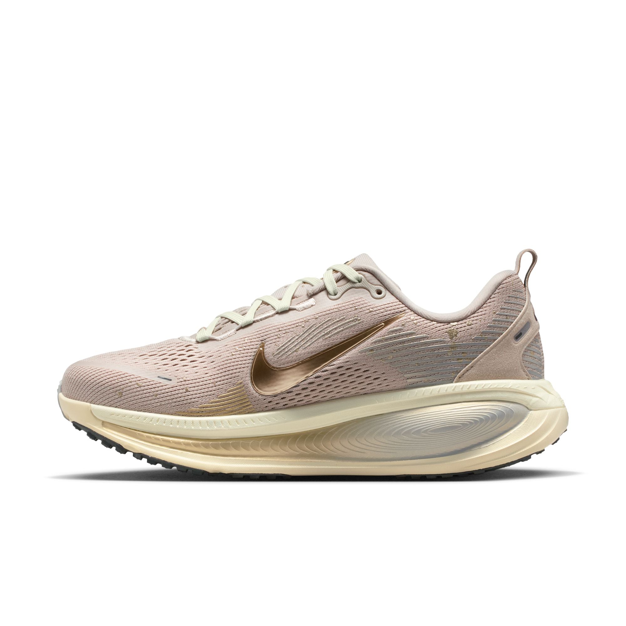 Women’s Vomero 18 SE (200 - Cream II/Mtlc Gold Grain-Coconut Milk)