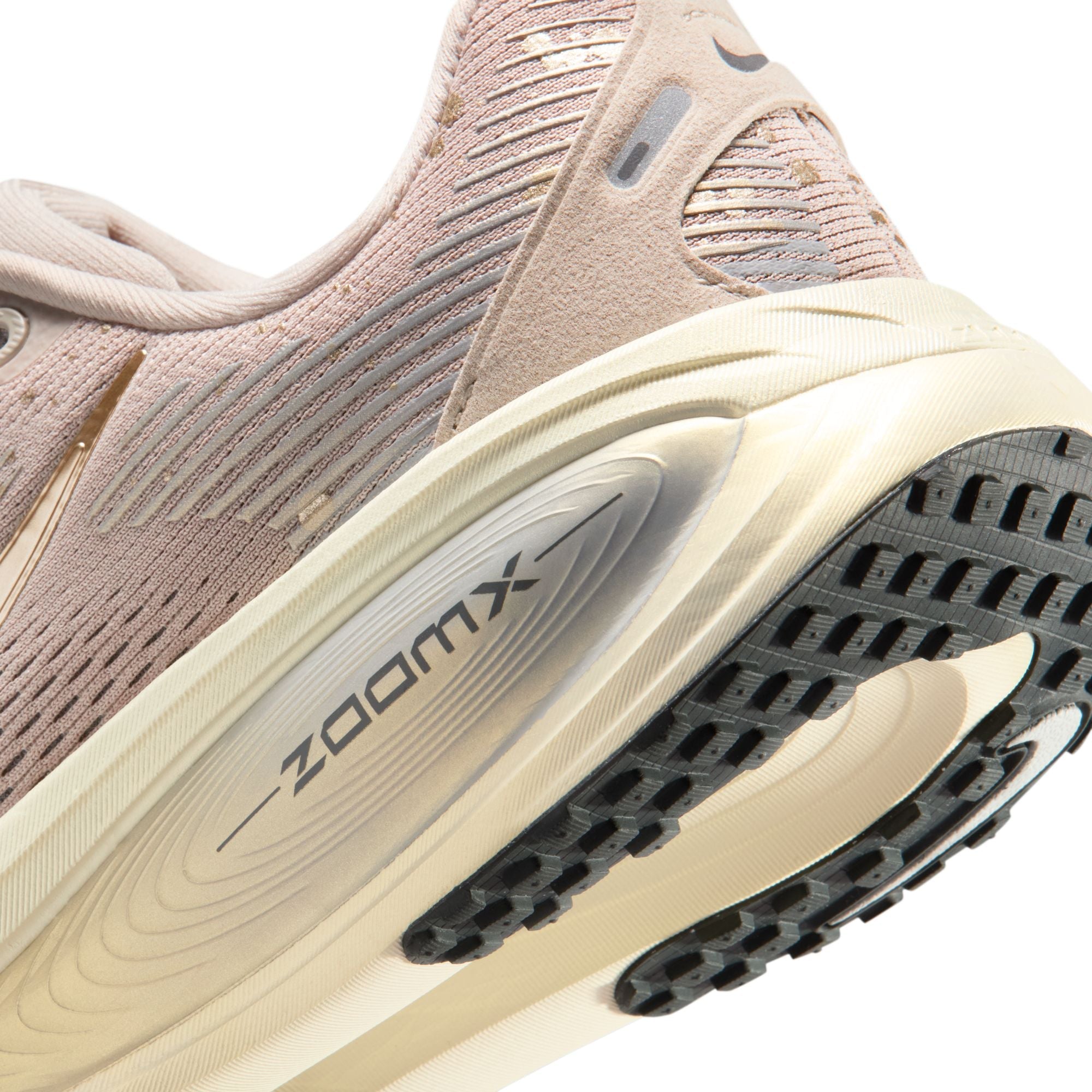 Women’s Vomero 18 SE (200 - Cream II/Mtlc Gold Grain-Coconut Milk)