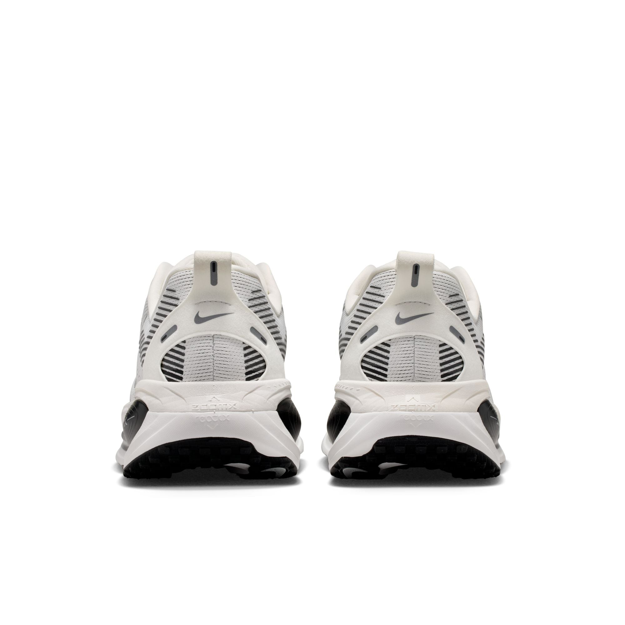 Men's Vomero 18 (100 - Summit White/Metallic Silver-Black)