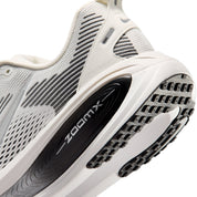 Men's Vomero 18 (100 - Summit White/Metallic Silver-Black)