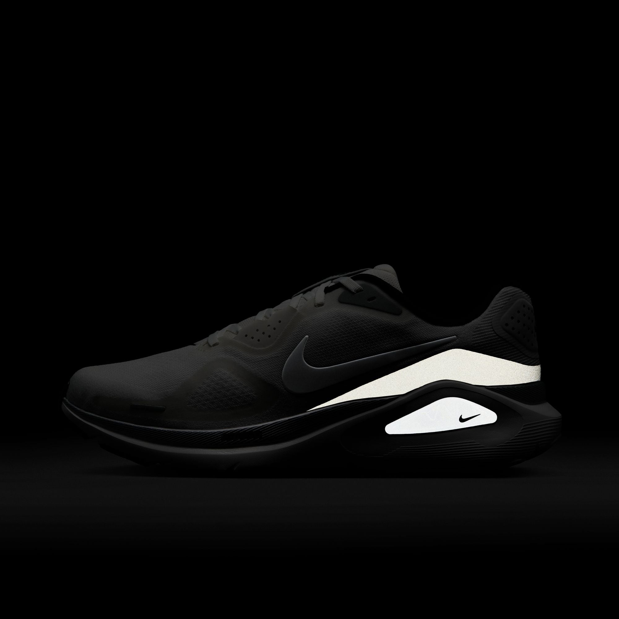 Men’s Structure 26 (100 - Summit White/Metallic Silver-Black-White)