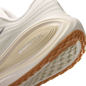 Men's Vomero Plus (100 - Sail/Metallic Silver-Coconut Milk)