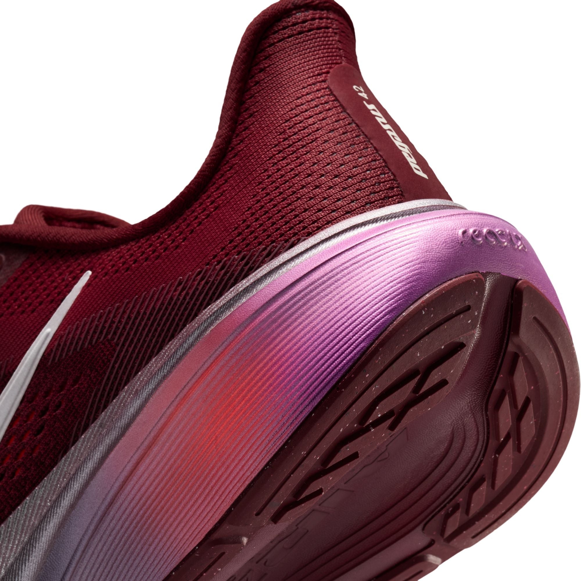 Women's Pegasus 42 SE (600 - Team Red/Barely Green-Atomic Pink)