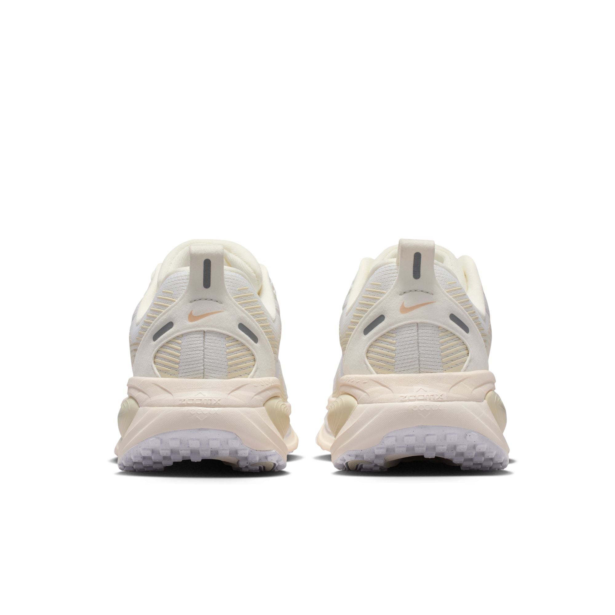 Women's Vomero 18 (100 - Summit White/White-Chalk-Sea Glass)