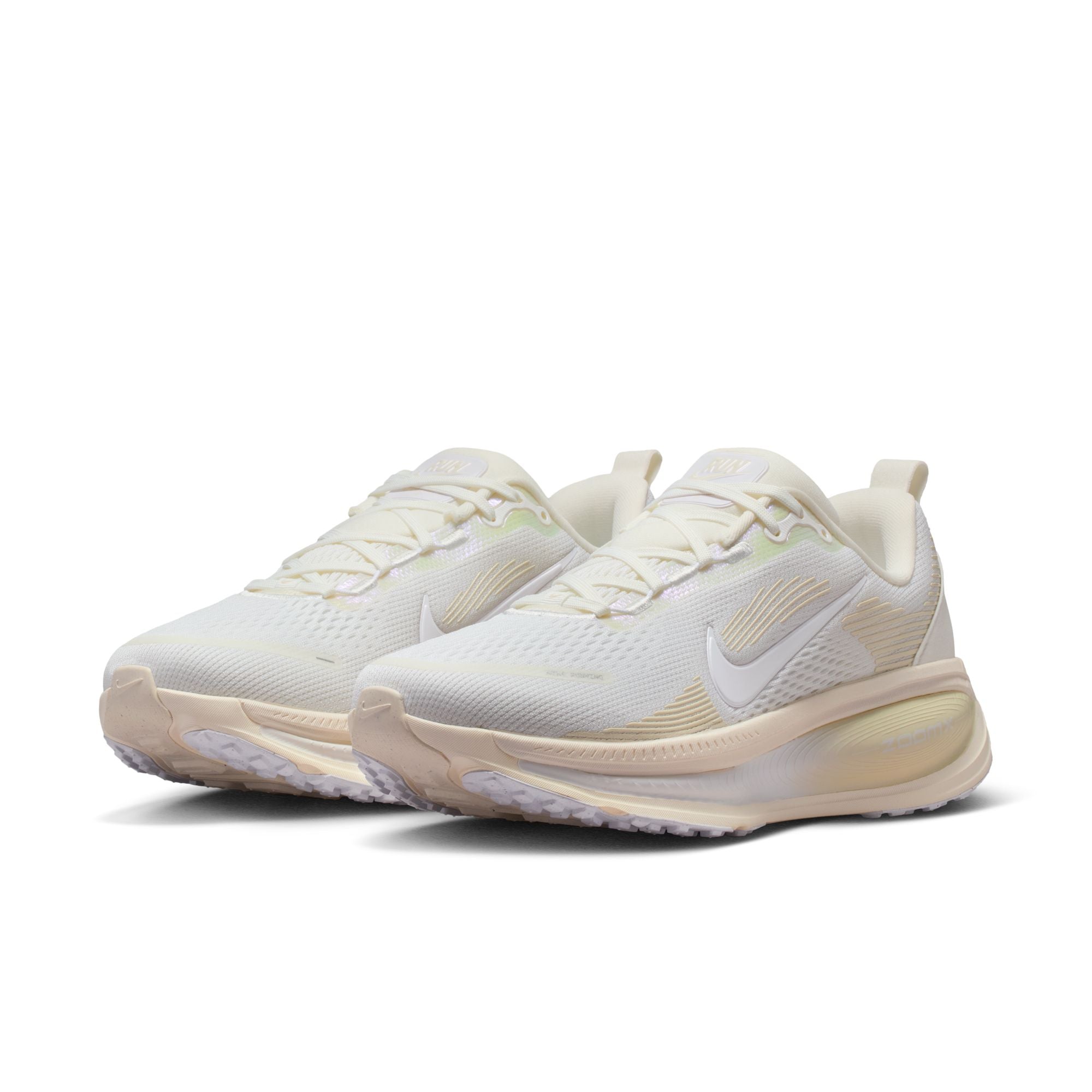 Women's Vomero 18 (100 - Summit White/White-Chalk-Sea Glass)