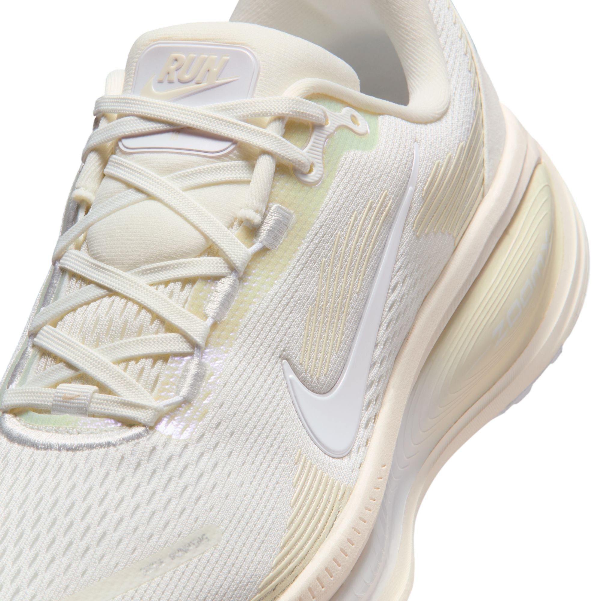 Women's Vomero 18 (100 - Summit White/White-Chalk-Sea Glass)
