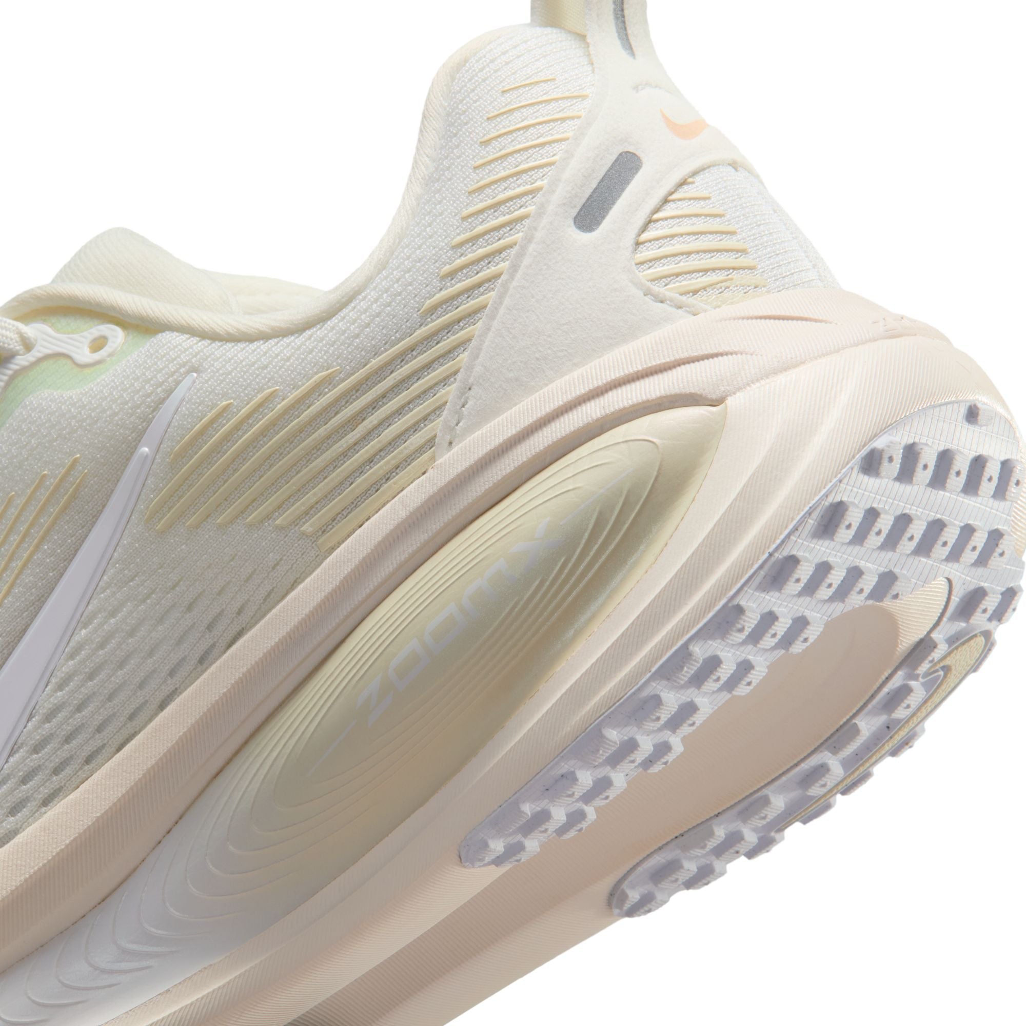 Women's Vomero 18 (100 - Summit White/White-Chalk-Sea Glass)