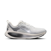 Women's Vomero 18 (101 - Summit White/Metallic Silver-Sail)
