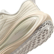 Women's Vomero Plus (100 - Summit White/Chalk-Phantom-Pure Platinum)