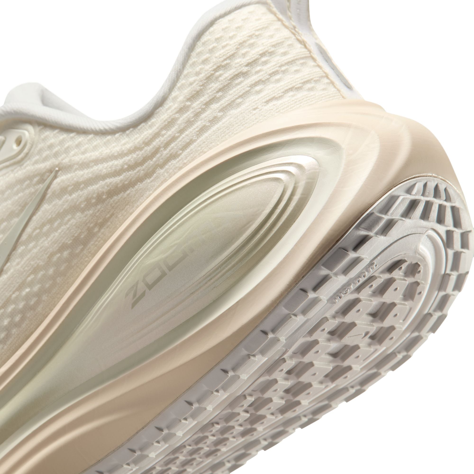 Women's Vomero Plus (100 - Summit White/Chalk-Phantom-Pure Platinum)